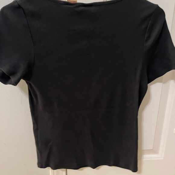 Levi's Classic Black Short Sleeve Tee - Picture 4 of 4